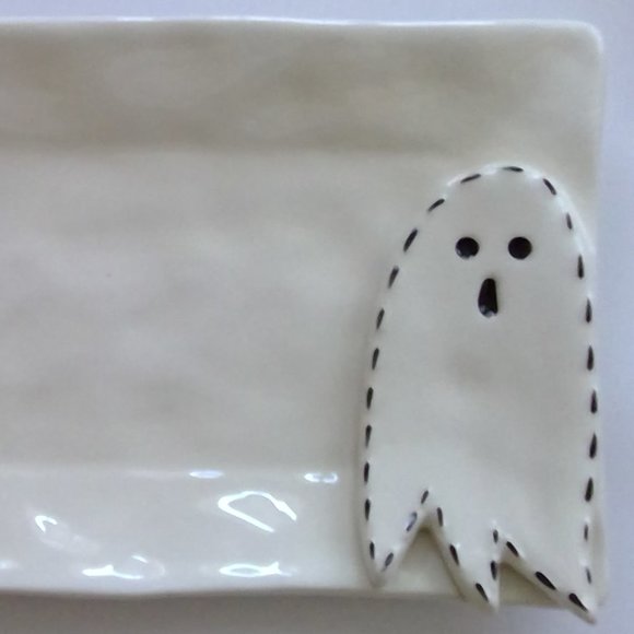 Mudpie Spooky Snacks Small Halloween Ceramic Plate with Raised Ghost - Picture 2 of 6